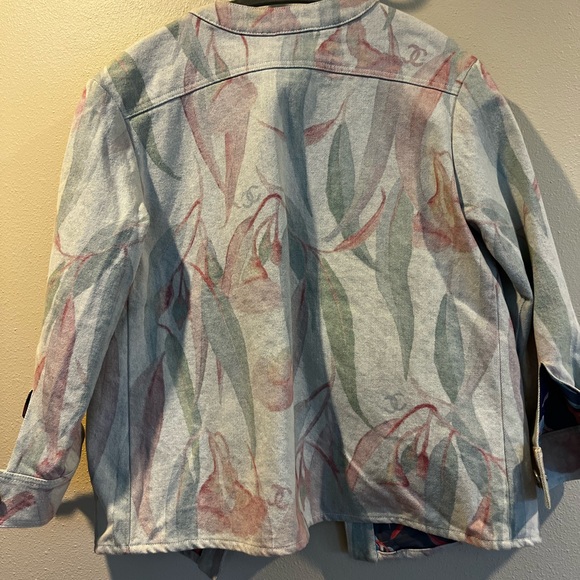 Chanel jacket - Picture 2 of 6